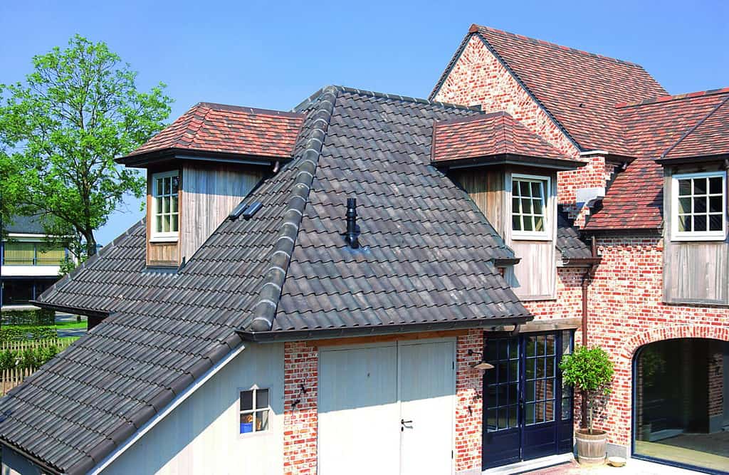 A House Combining 451 Pantiles and Traditional French Shingle Tiles