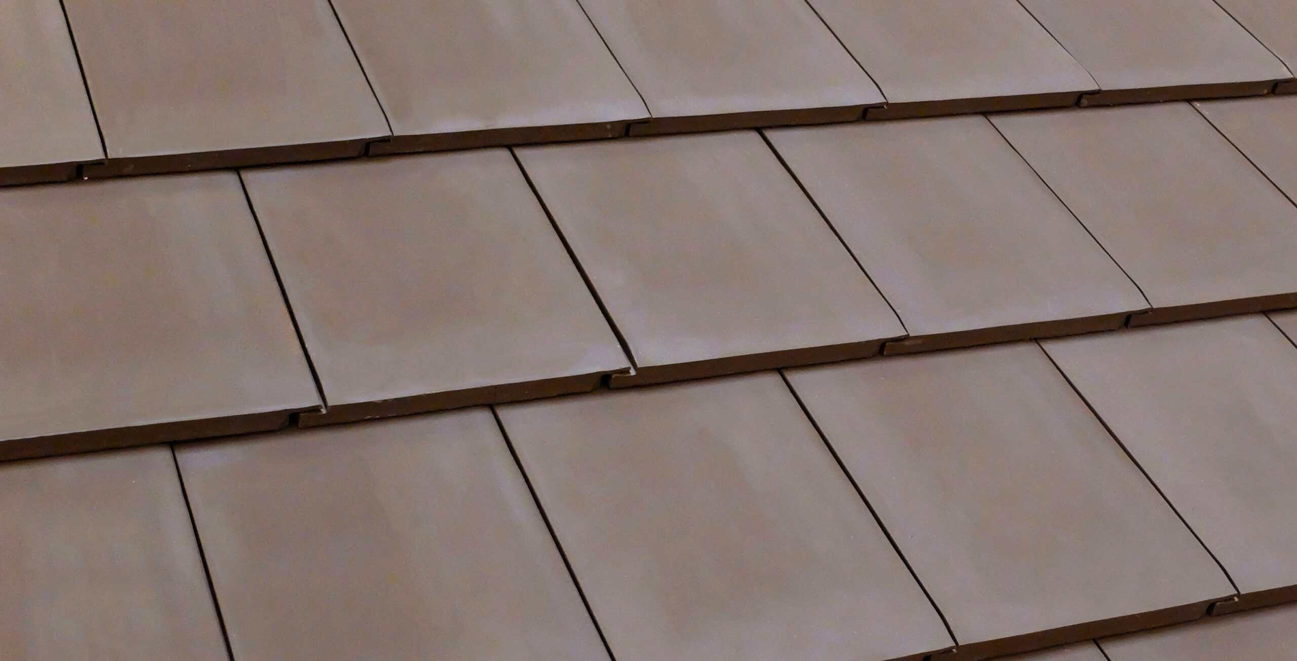 Verea Flat Interlocking in Graphite