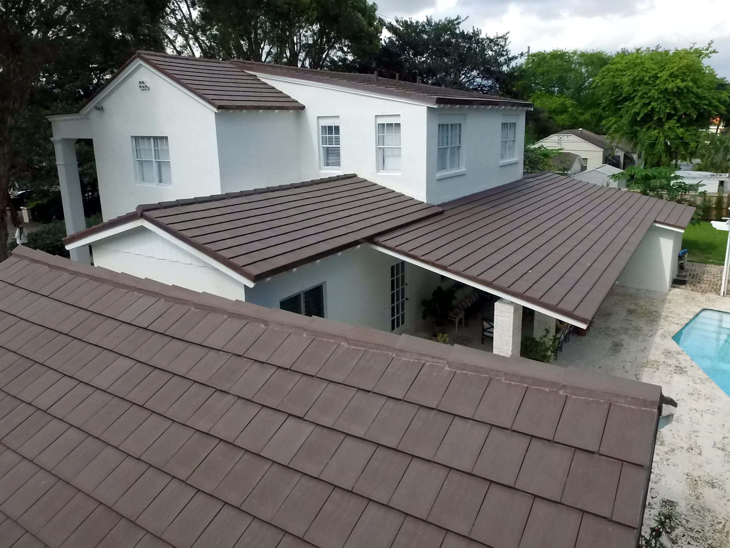 Modern House Using Verea Flat Interlocking Tile in Graphite