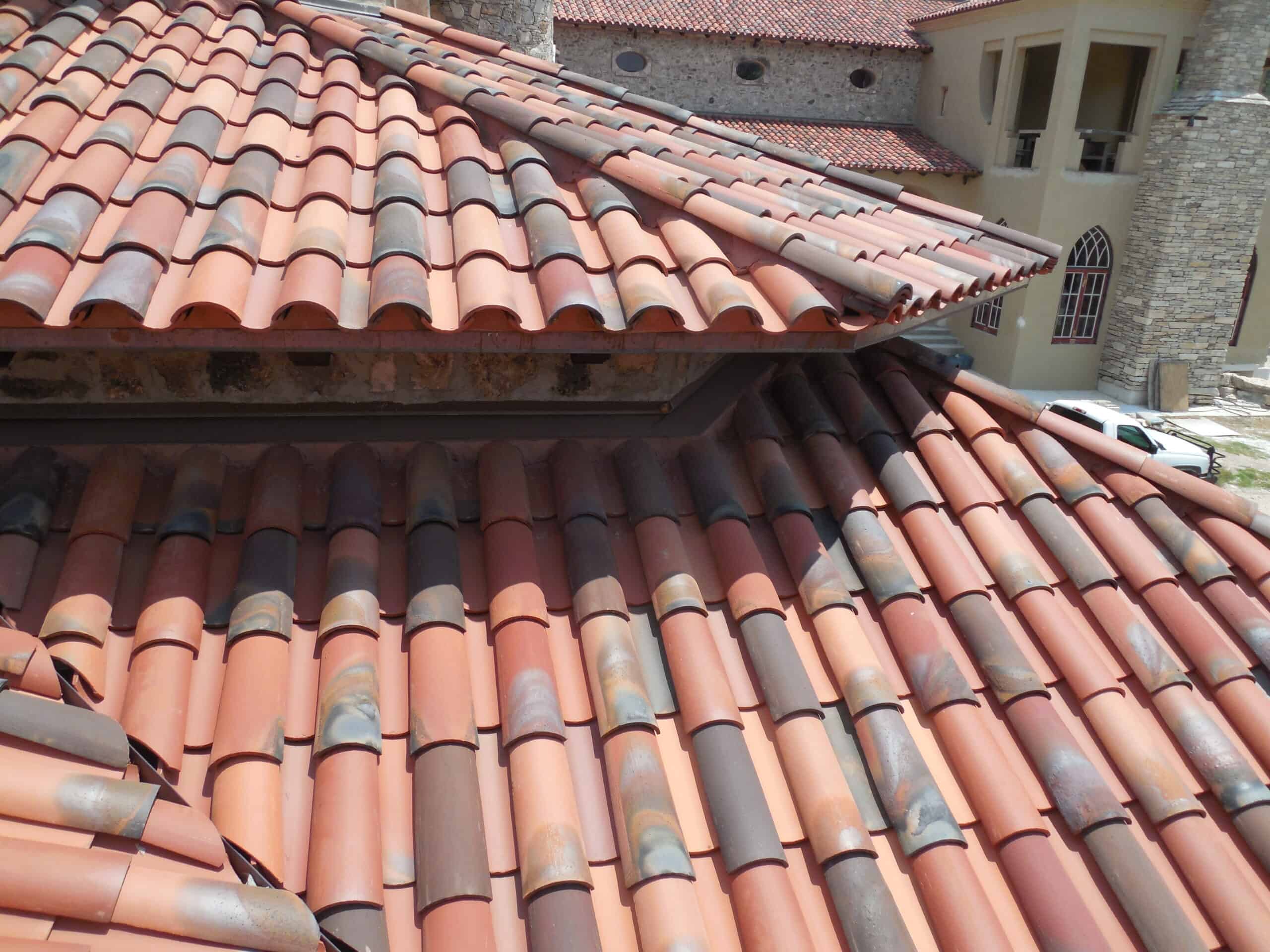 Soft flashes of charcoal give this classic roof a unique personality without overpowering the design.