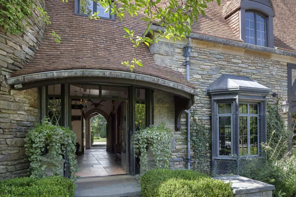 Connecticut Residence – Custom Shingle Tile Roof